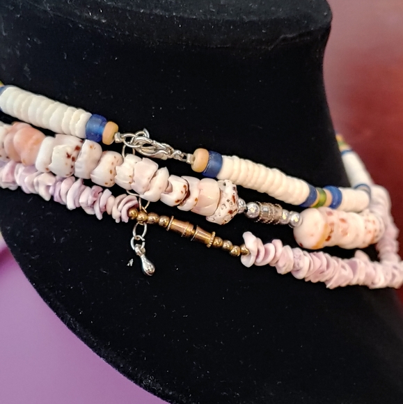 Shell necklaces - Picture 4 of 4